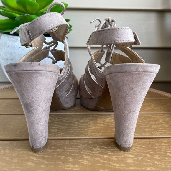 Naturalizer Kappa Peep Toe Heels Ankle Strap Faux Suede Sandals Women’s Size 6.5 - Picture 3 of 13